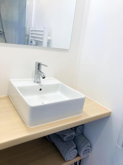 La Belle Consigne - Appartements Dinan Centre Gare מראה חיצוני תמונה