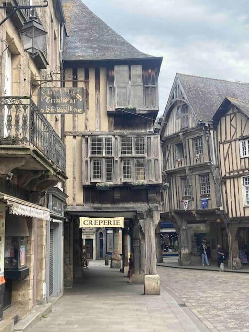 La Belle Consigne - Appartements Dinan Centre Gare מראה חיצוני תמונה