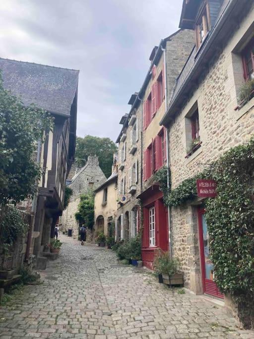 La Belle Consigne - Appartements Dinan Centre Gare מראה חיצוני תמונה