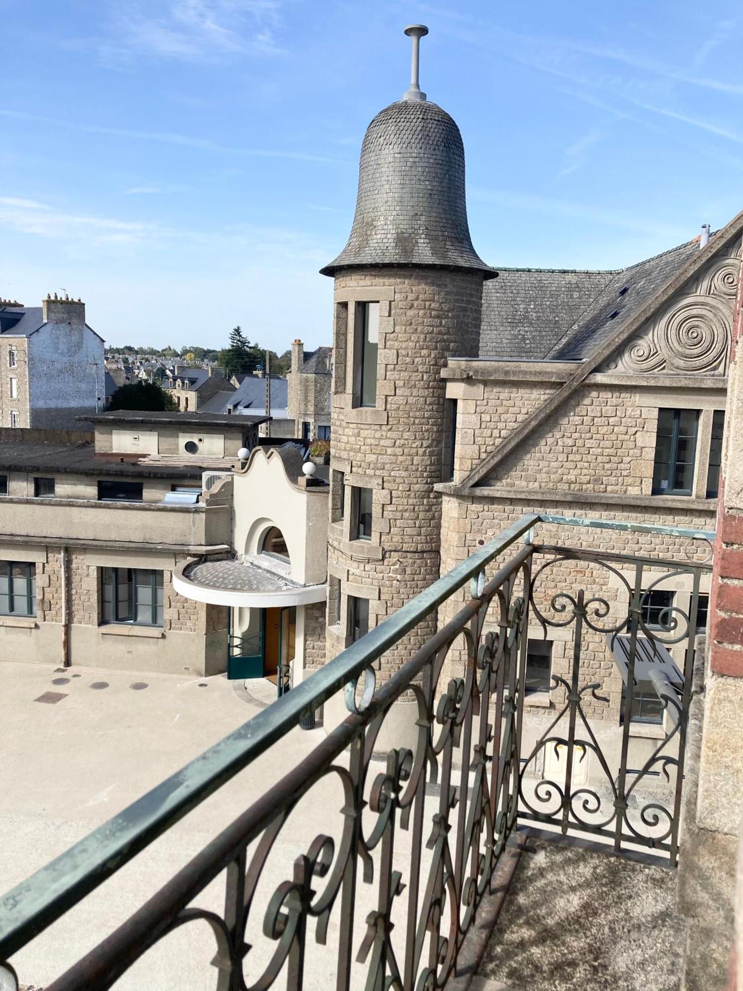 La Belle Consigne - Appartements Dinan Centre Gare מראה חיצוני תמונה